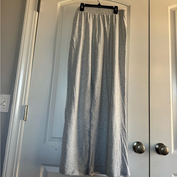 Abercrombie & Fitch Lounge Collection Heather Gray Lounge Pants - Picture 2 of 4